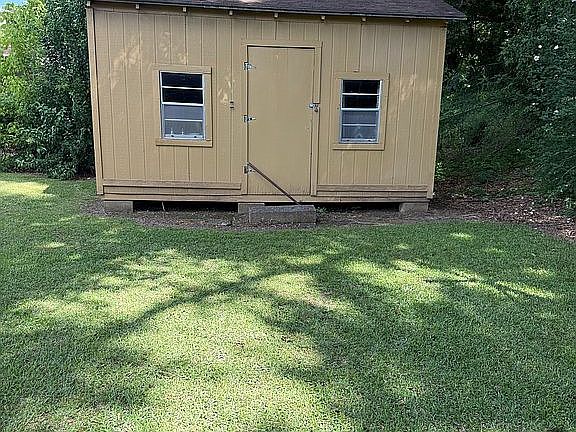 5th image of 102 Brookfield Dr