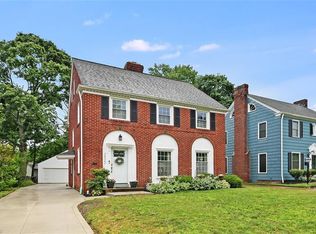 3523 Stoer Rd, Shaker Heights, OH 44122