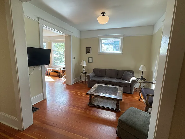 1304 SE Main St — Photo 3