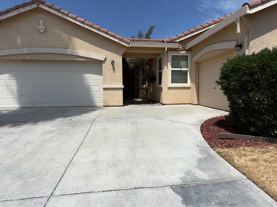 1st image of 2069 Venezia St