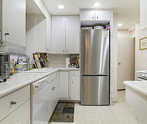 3rd image of 440 E 56th St APT 10F