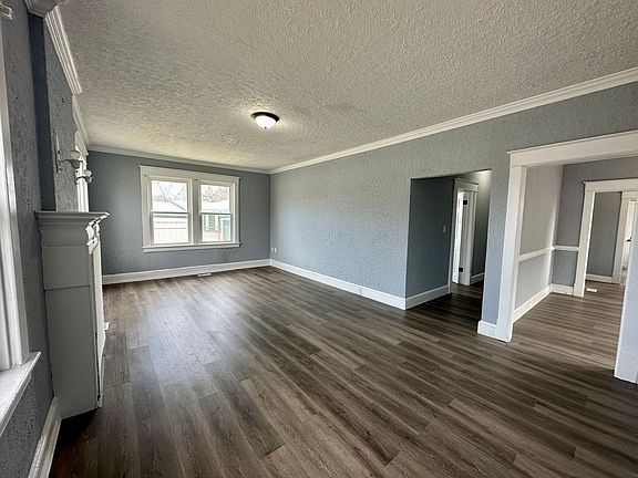 3rd image of 627 S Main St