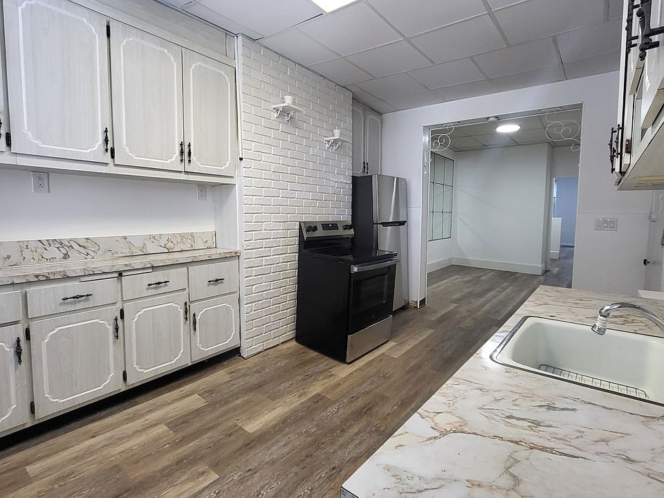 1st image of 821 Metropolitan Ave #2B