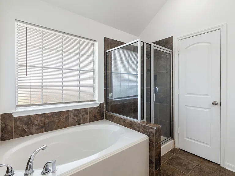 2023 Autumn Lake Dr — Photo 24