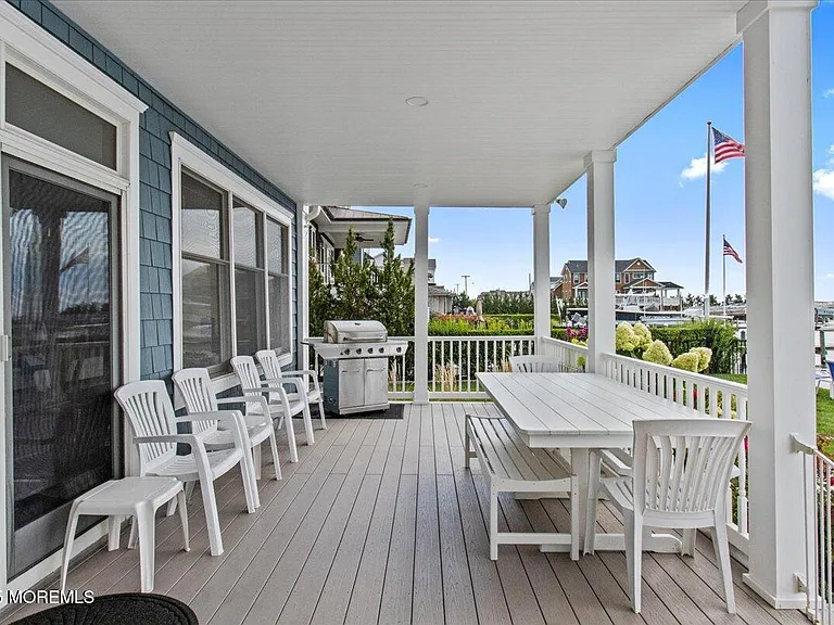 1118 Barnegat Ln — Photo 6