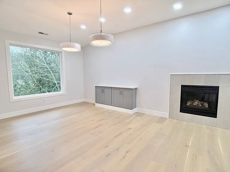 Stunning exterior views framed from the dining area.
