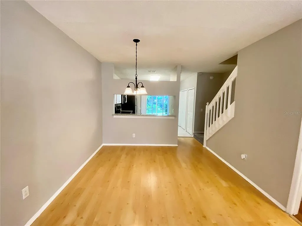 2 bed, 2.5 bath, 1152 sqft, $2,095 — Photo 2