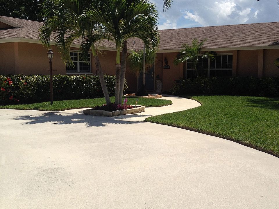 2nd image of 39 Yacht Club Pl