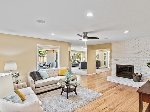 5th image of 1199 Arroyo Seco Dr