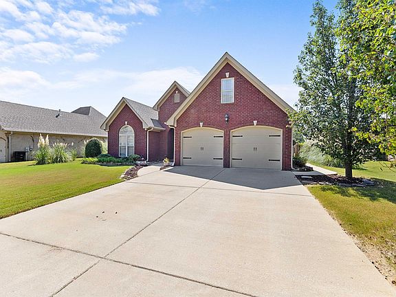 3rd image of 5871 High Forest Dr