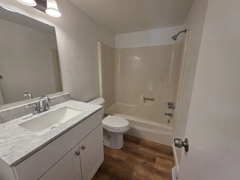 1040 Largo Way #1040 — Photo 9