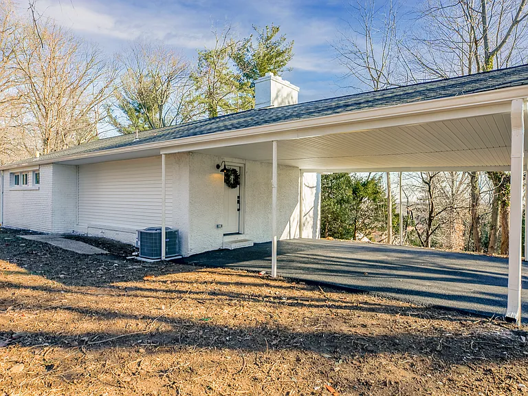 405 Meadowhurst Ln — Photo 63