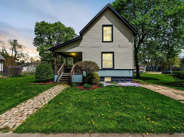 108 S Walker St, Capac, MI 48014