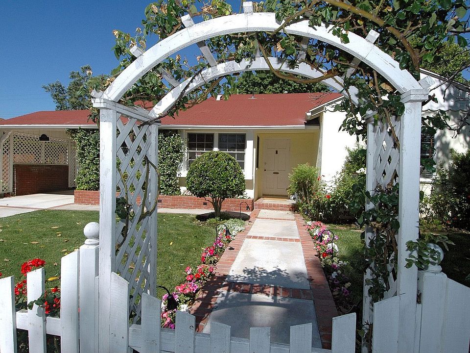 Sherman Oaks Charmer