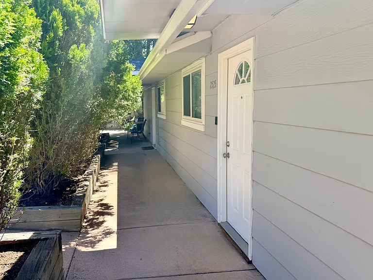 2525 W Vermijo Ave — Photo 2