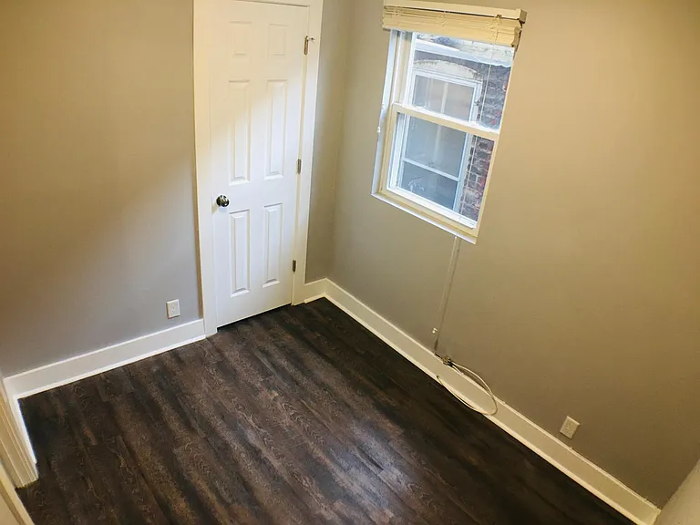 918 W 32nd Pl #2R — Photo 10