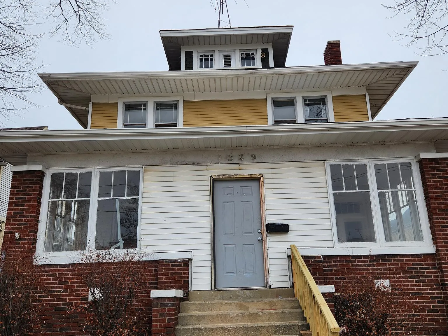 3 bed, 800 sqft, $1,075 — Photo 1