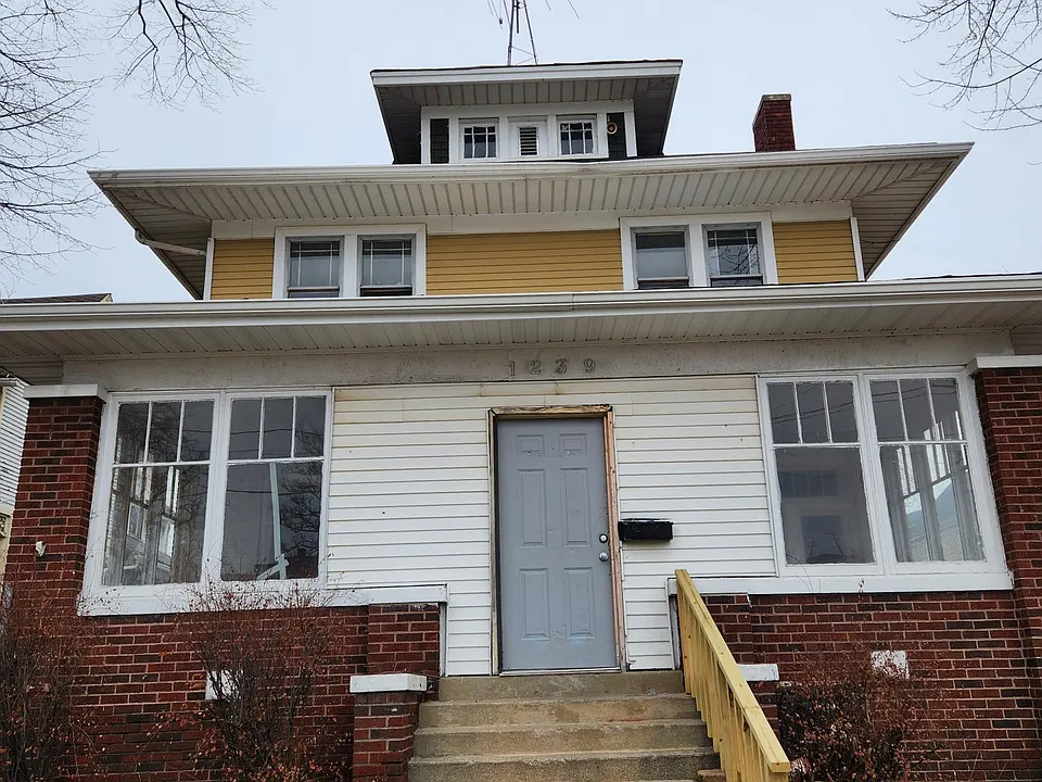 1239 Racine St #UPPER