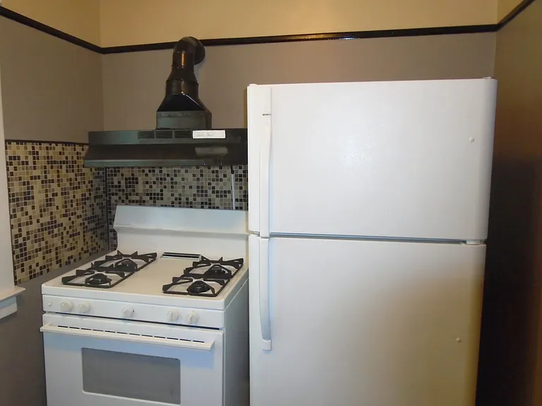 100 N 33rd St #4 — Photo 11