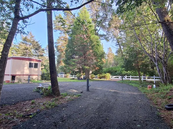 5425 Bay Berry Dr, Florence, OR 97439