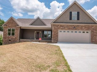 23 Cheshire Crossing Dr, Rock Spring, GA 30739