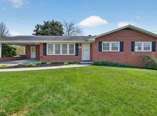 882 Panacella Dr, Abingdon, VA 24210
