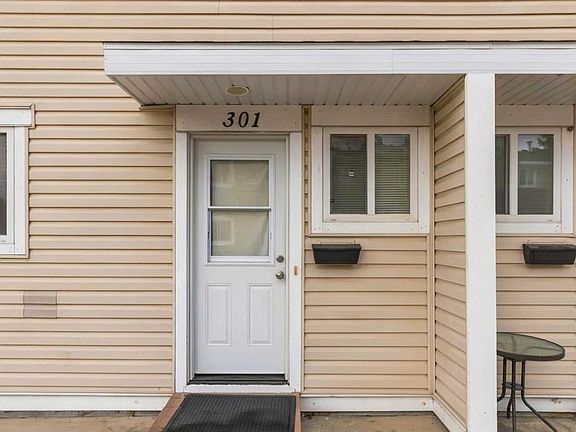 3rd image of 600 NW Signal Rd #301