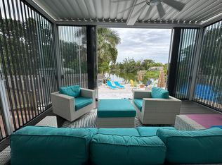 806 8th Ct W, Naples, FL 34108