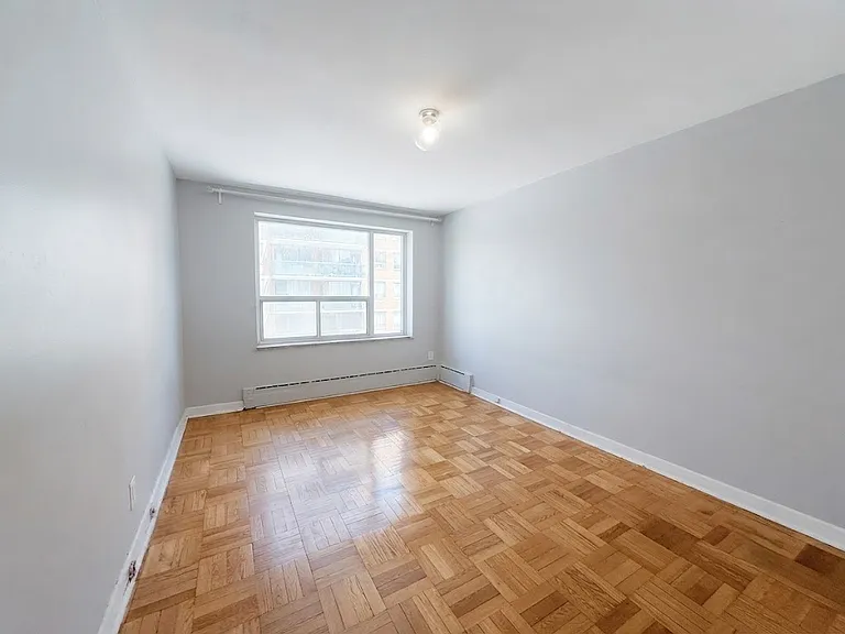420 Eglinton Ave E #406 — Photo 7
