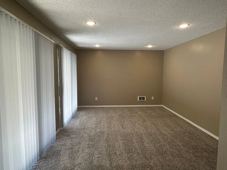 2700-2728 SW Beaverton Hillsdale Hwy — Photo 7