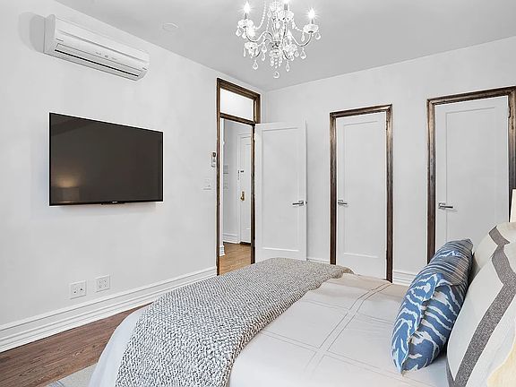 4th image of 102 W 79th St APT 2A