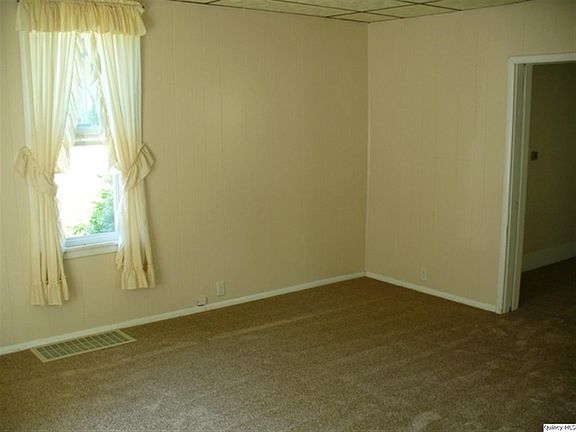 Home for Sale in Quincy, IL $59,900