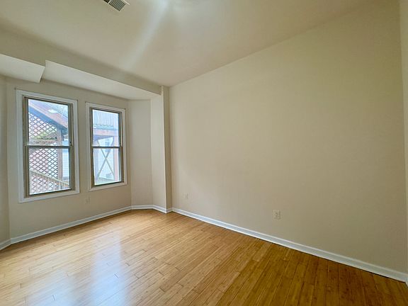 3rd image of 2401 Brookfield Ave #D6