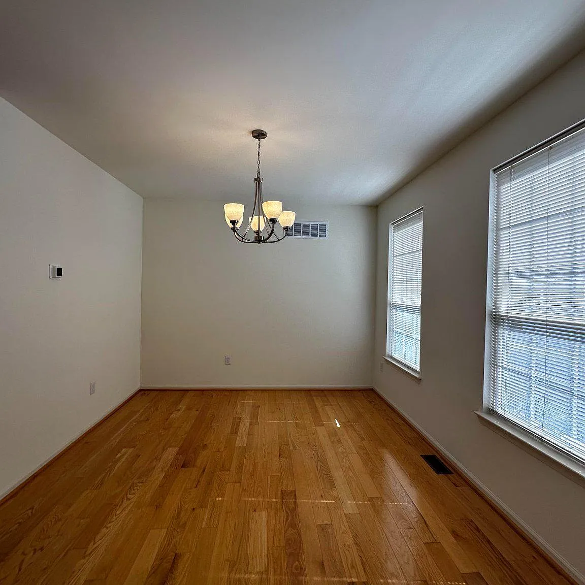 3 bed, 2.5 bath, 2464 sqft, $4,500 — Photo 4