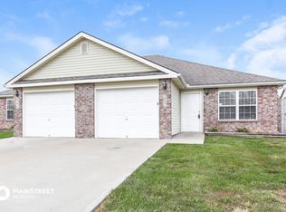 207 Golfview Dr, Pleasant Hill, MO 64080