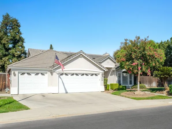 423 W Fallbrook Ave, Clovis, CA 93611