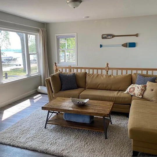 6082 N Lake Mary Dr SW — Photo 2