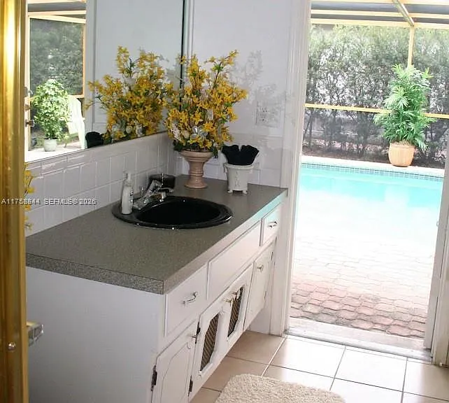 1933 Twin Dolphin Ln — Photo 18