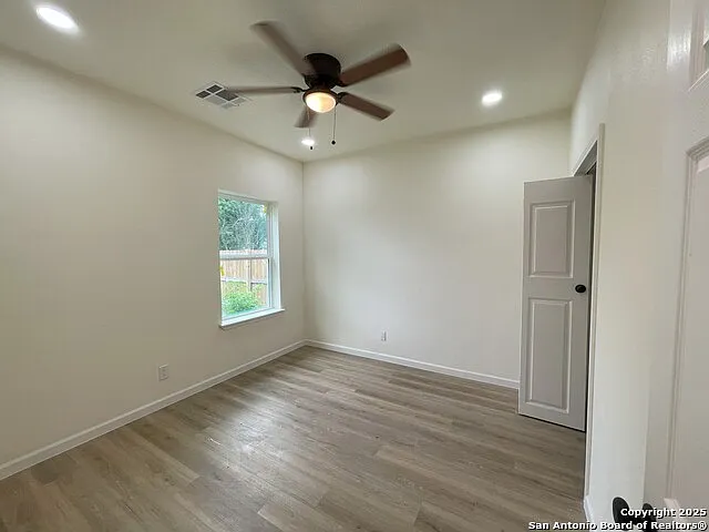 610 Pecan Valley — Photo 13