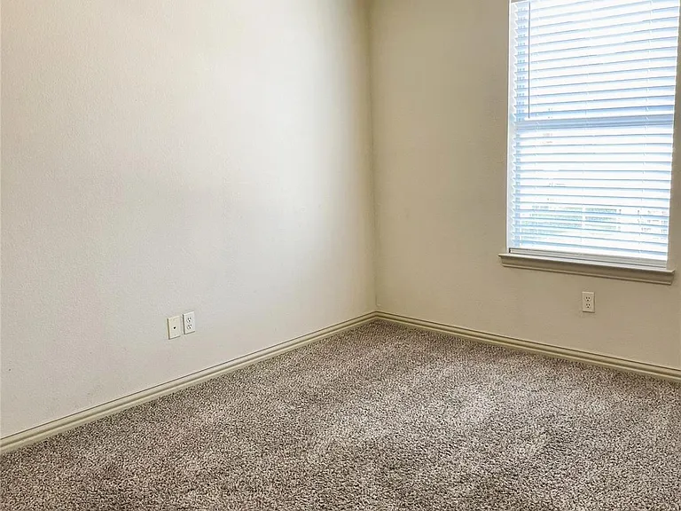 2320 Calendar Ct — Photo 7