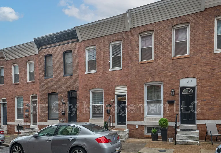 127 S Robinson St — Photo 1