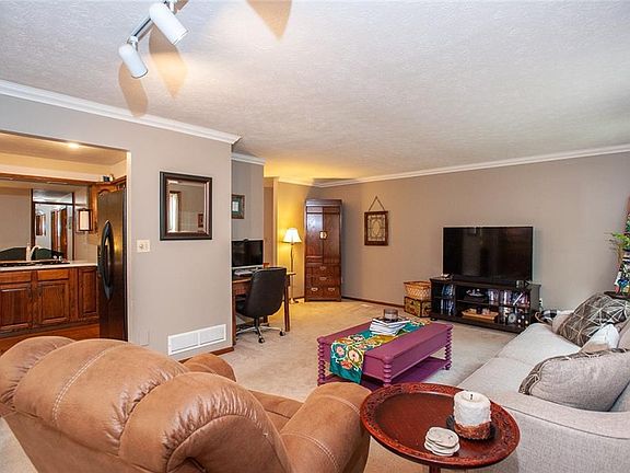 5th image of 20351 Sandalwood Ln