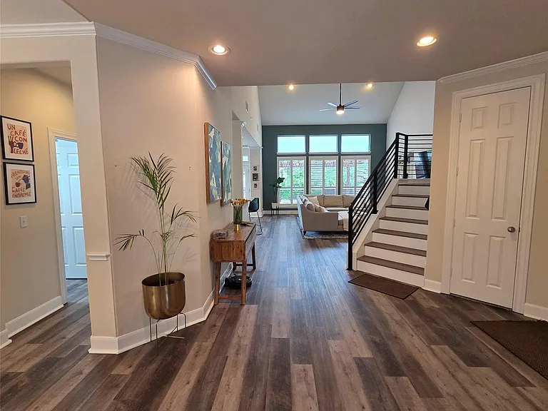 8208 Endeavor Cir — Photo 31