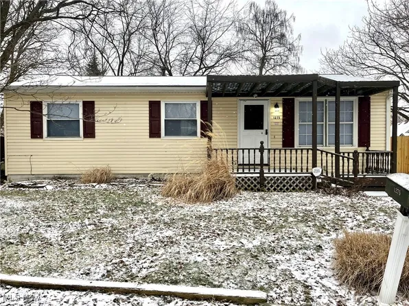 1275 Lincoln Ct, Barberton, OH 44203
