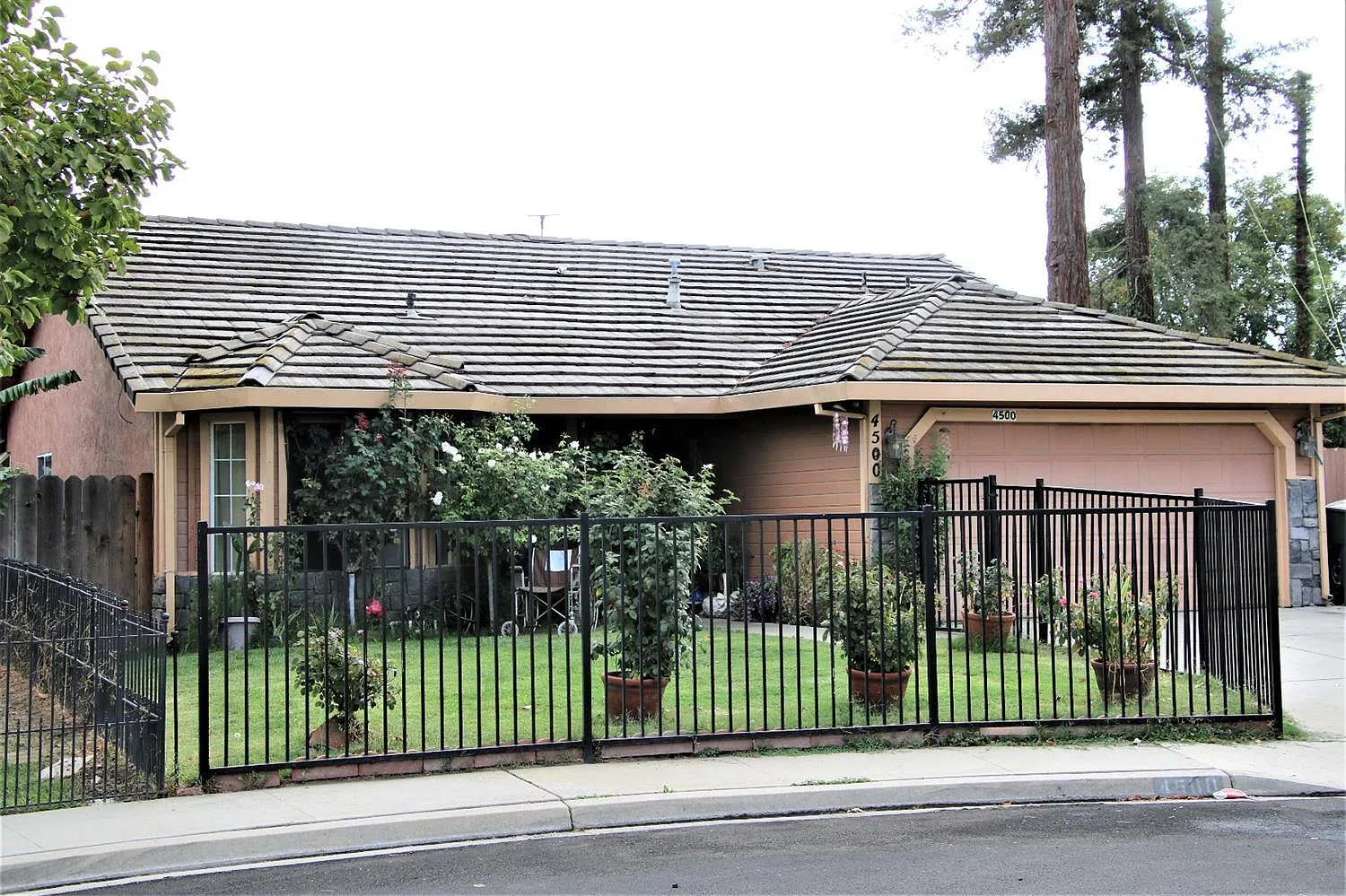 4500 Danielle Pl photo 1