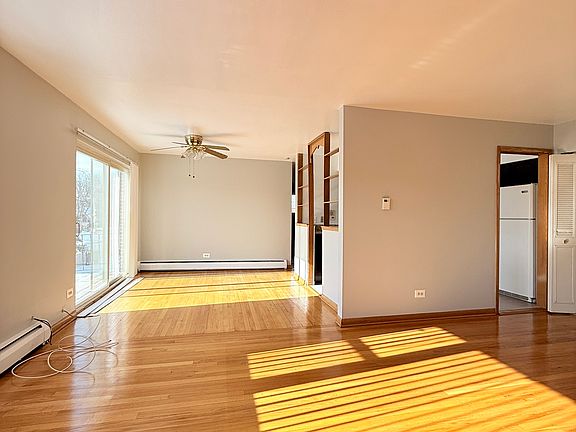 3rd image of 1026 S River Rd #202