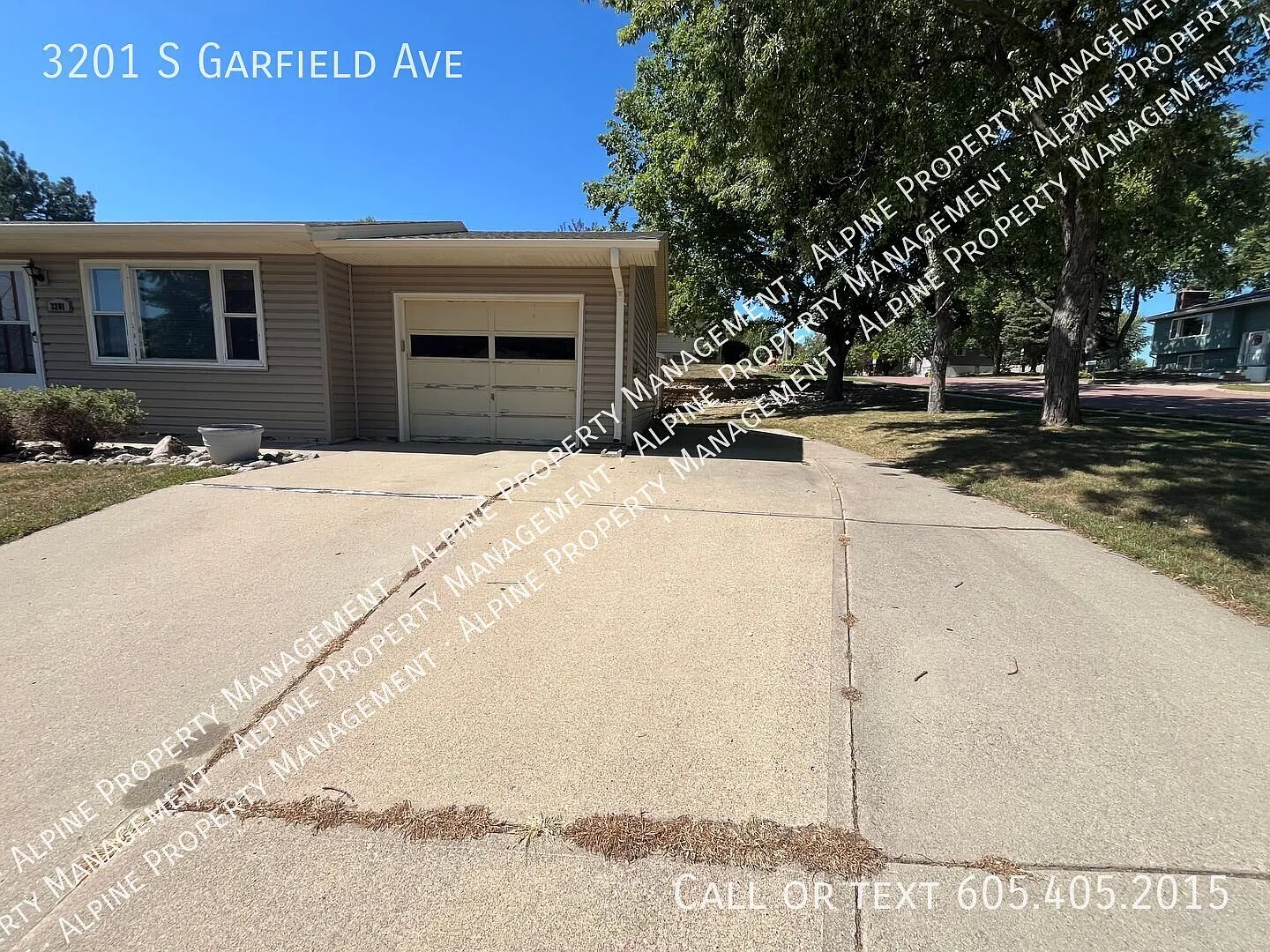 4 Bed/2 Bath Ranch Home w/ Large Finished Basement!! — Photo 2