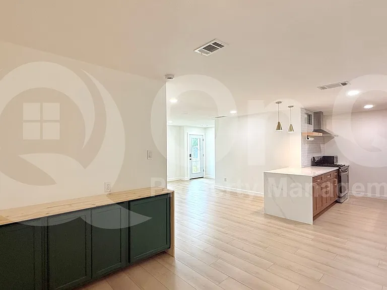 710 Wales Way — Photo 5