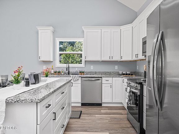 4th image of 3328 Brook Meadows Cir