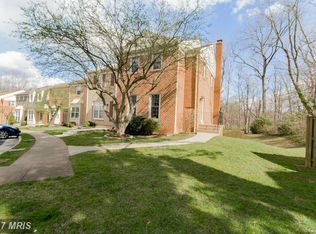 9735 Lakepointe Dr, Burke, VA 22015